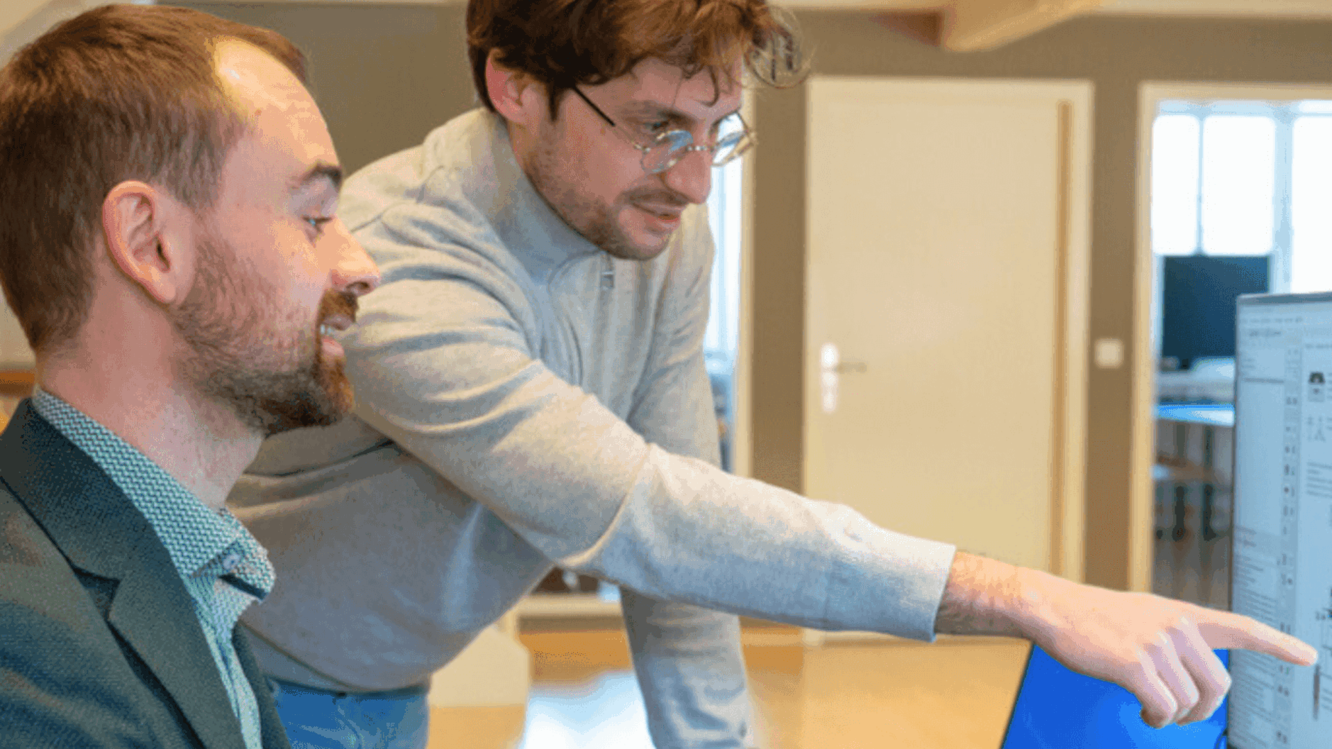 Mitarbeiter von Polysun bei der Entwicklung der Planungs- und Simulationssoftware