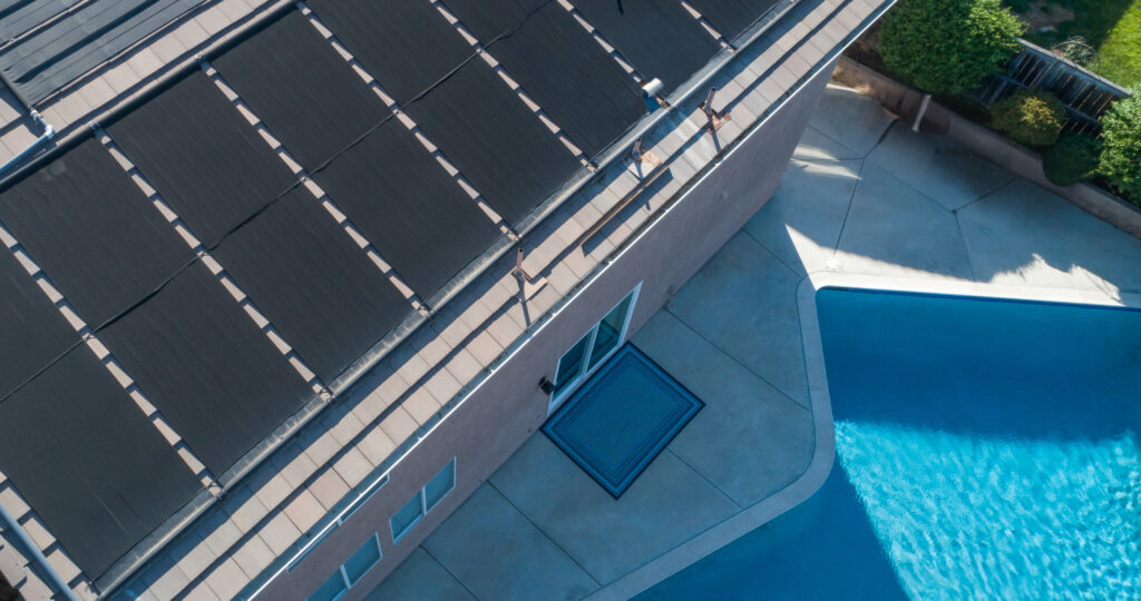Optimize hotel and public pools with Polysun: pool heat pump calculator, solar heating panels for pool, and dynamic system simulation.